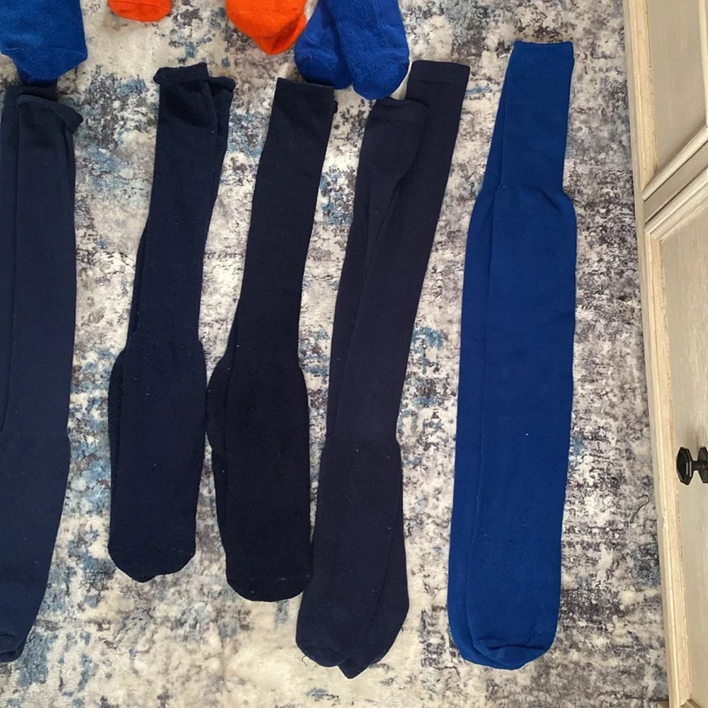 9 pairs of men’s athletic socks